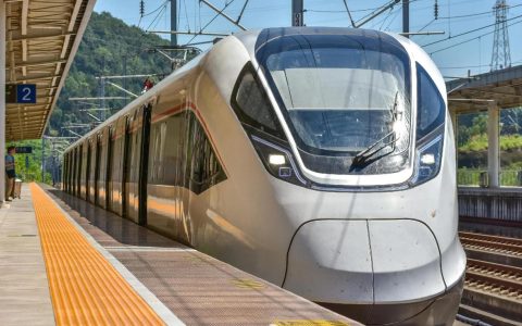 黄石火车站多趟Z字头列车升级动车组