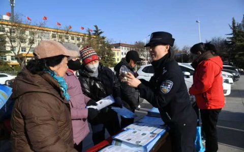 警民同心护平安 忠诚履职寒冬暖 嘉鱼县高铁岭派出所一线警务工作获群众赞誉