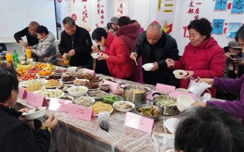 浓情百家宴　邻里一家亲