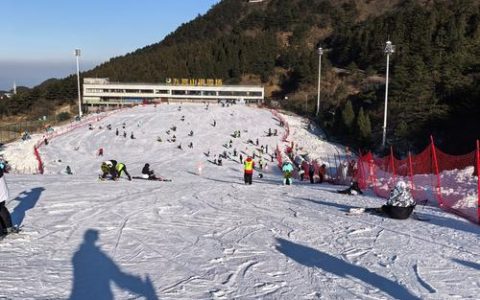 九宫山滑雪场打造冰雪旅游新体验 东北风情与冰雪乐趣完美融合