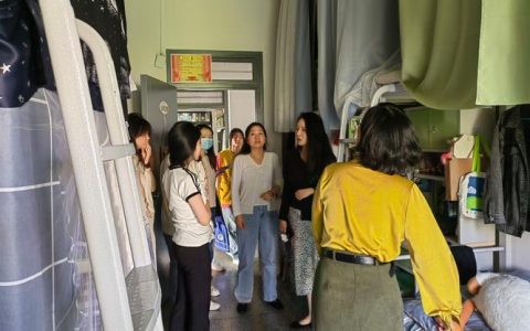 信息工程学院开展期末进宿舍检查与教育工作