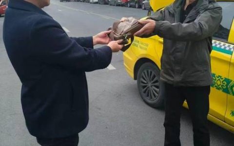 暖心接力寻失物 潜江“的哥”彰显文明底色