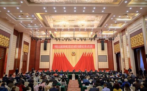 市领导参加政协联组讨论时强调