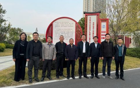 湖北理工学院领导走访慰问一线职工