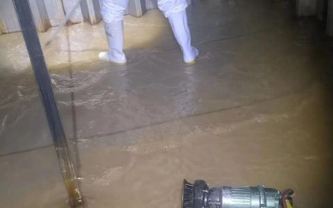 新春保供“不打烊” 汉润公司开展供水设施集中清洗消毒