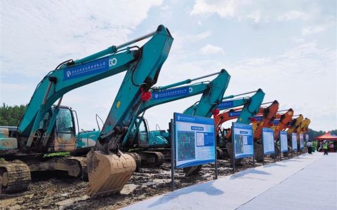 武天高速天门西段控制性工程完工