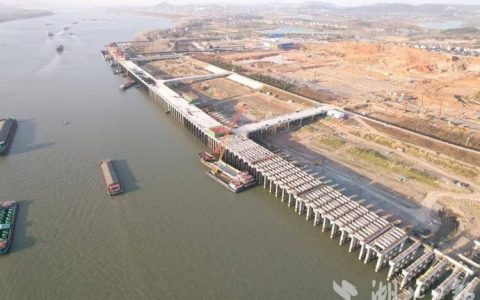 武穴：打造全省工业强县样板 争当支点建设排头兵