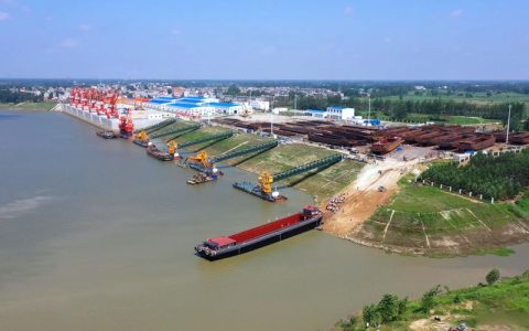 港通天下 产立潮头 城兴未来