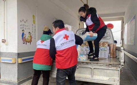 赤壁新店镇公益送暖护光明