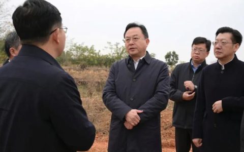 孙兵参加梁子湖区及驻市解放军和武警部队代表团讨论时强调 筑牢生态屏障 深化区域协同 在“两区一枢纽”建设中展现新作为