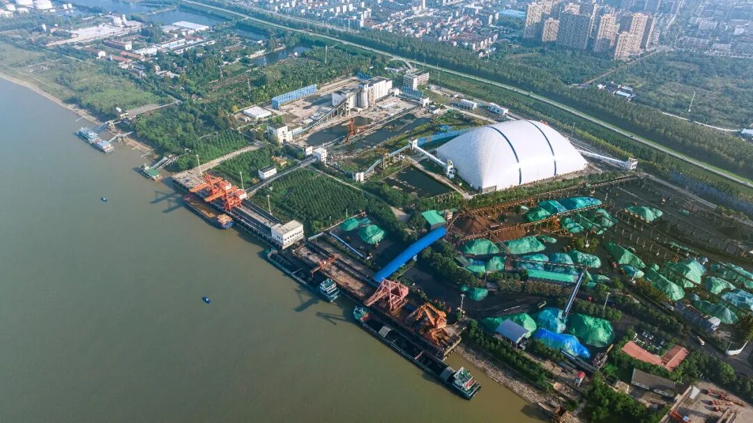 荆州港，正式迈入“亿吨大港”时代！