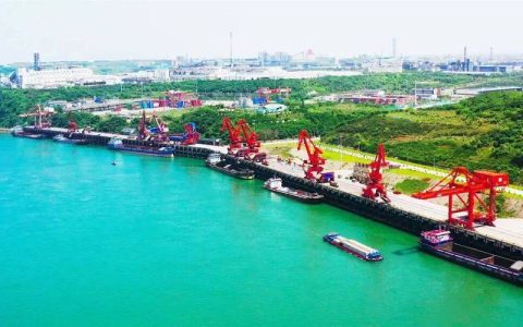 荆州港，正式迈入“亿吨大港”时代！
