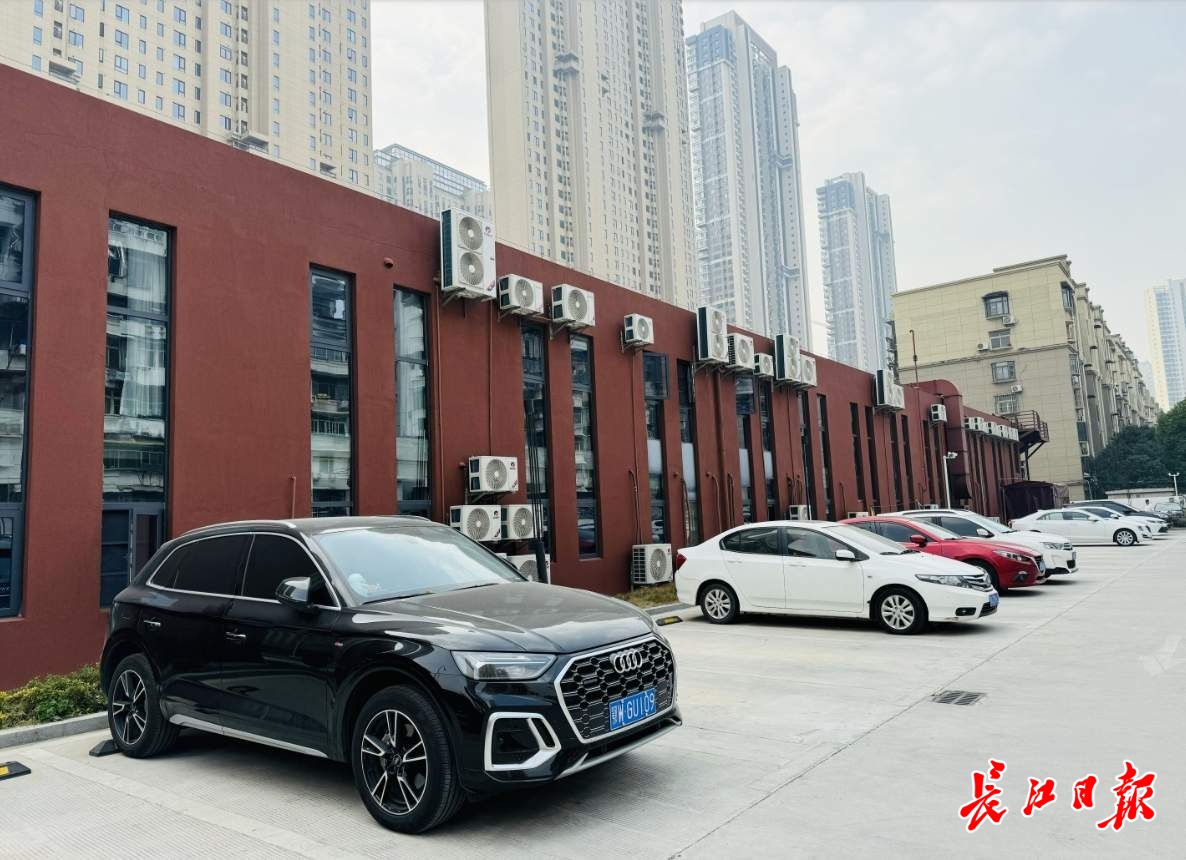 缓解停车难、行车堵，还带火了商业，杨泗港都市T台旁有了3座新停车场