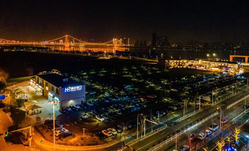 缓解停车难、行车堵，还带火了商业，杨泗港都市T台旁有了3座新停车场