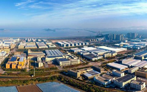 开发区·铁山区：汇“暖流”战“寒流”