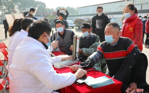 市中心医院党员干部暖医护民不降温