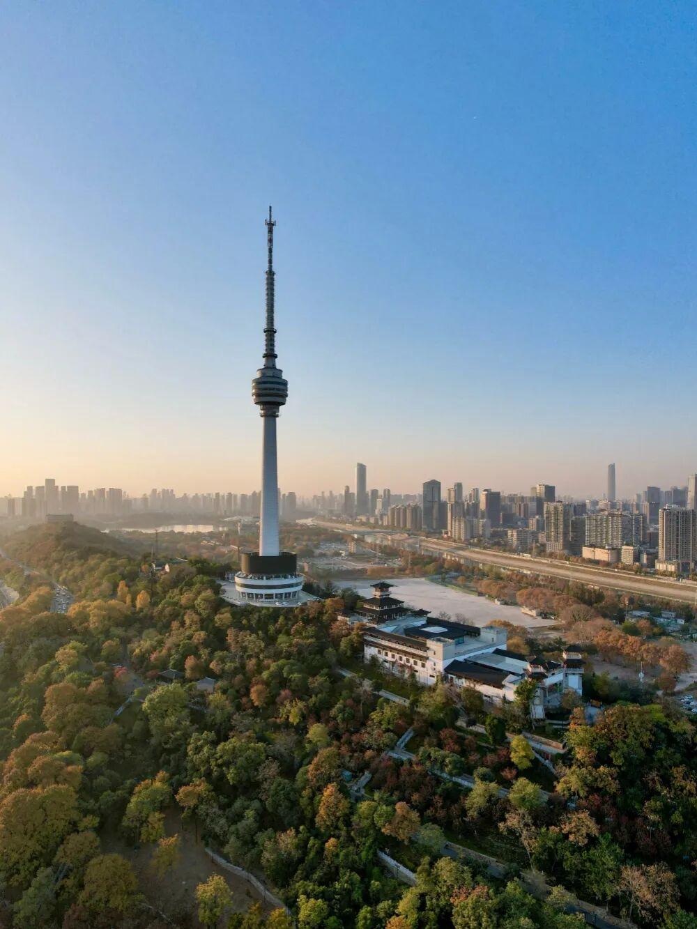 等到了！武汉知名地标焕新，年轻人都赶着来