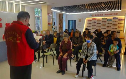 望月堤社区开展老年全民阅读活动