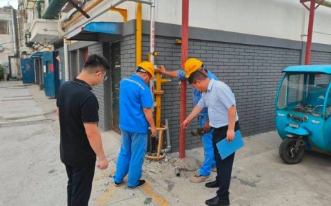 嘉鱼全域推进老旧燃气管网焕新 民生工程护万家