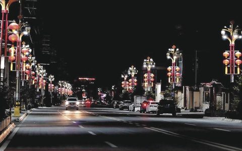 告别“摸黑出行”  112盏路灯照亮居民回家路