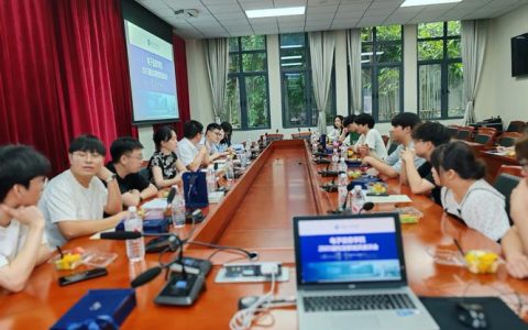 光电信息学院2025年度科研创新团队发展状态评估交流会举办