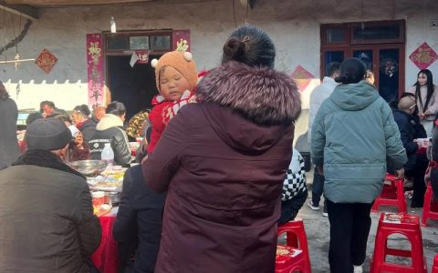 崇阳县石城镇：家门口端上“金饭碗”