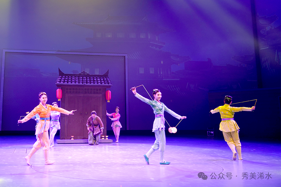 中演杂技联盟浠水首演 八省市顶尖绝活震撼全场