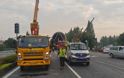 宁波市政集团助力点亮总路咀乡村路