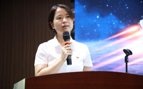 初心如炬映教坛 匠心育人守芬芳 —— 记咸安区永安初级中学副校长陈勇