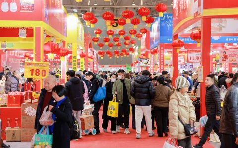 崇阳“企业好物”新春年货展火热开幕 “崇阳造”受市民热捧