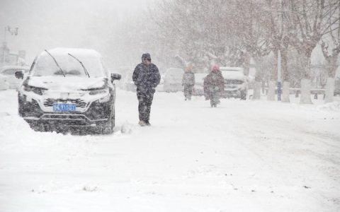 鄂州市迎来今冬最强寒潮雨雪冰冻天气