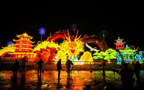 明晚去武汉园博园看“万马奔腾”