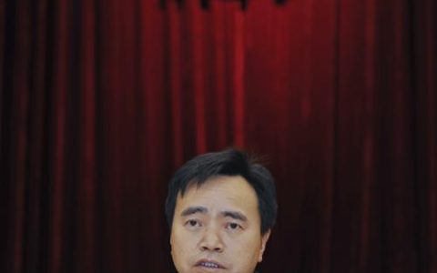 黄冈代表团召开中共党员代表会议