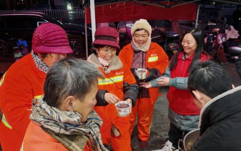 腊八粥香暖人心 工会关怀显温情