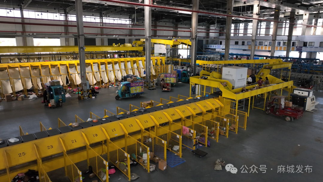 麻城：心织路网千重锦 途连民生万里春