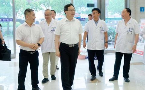 省卫健委领导到沙市区解放街道社区卫生服务中心调研基层卫生工作