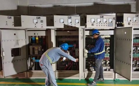 黄冈首座花园式全户内智能变电站投产送电