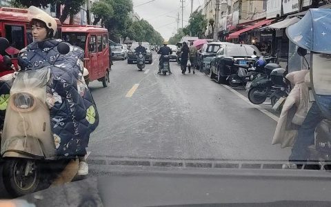 赤壁赵李桥镇破解“堵心路”难题