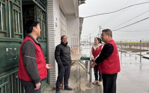 周矶管理区：年报辅导上门 服务企业暖心