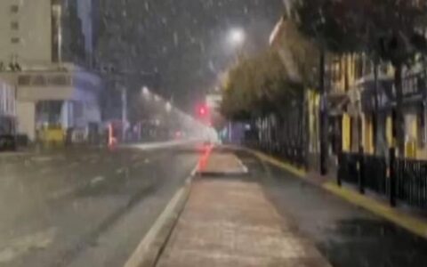 2026年初雪夜降，多部门连夜清雪保畅通