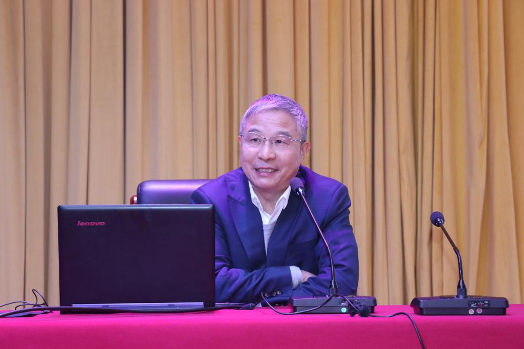 湖北理工学院召开党委理论学习中心组学习（扩大）会议