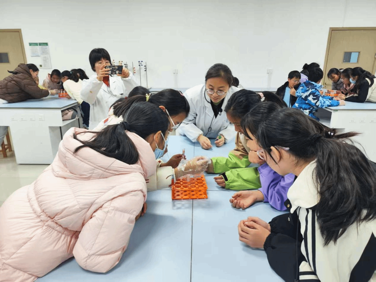 认知+探究+实践，华农附属华中农业大学科普课堂点亮青少年科学梦想