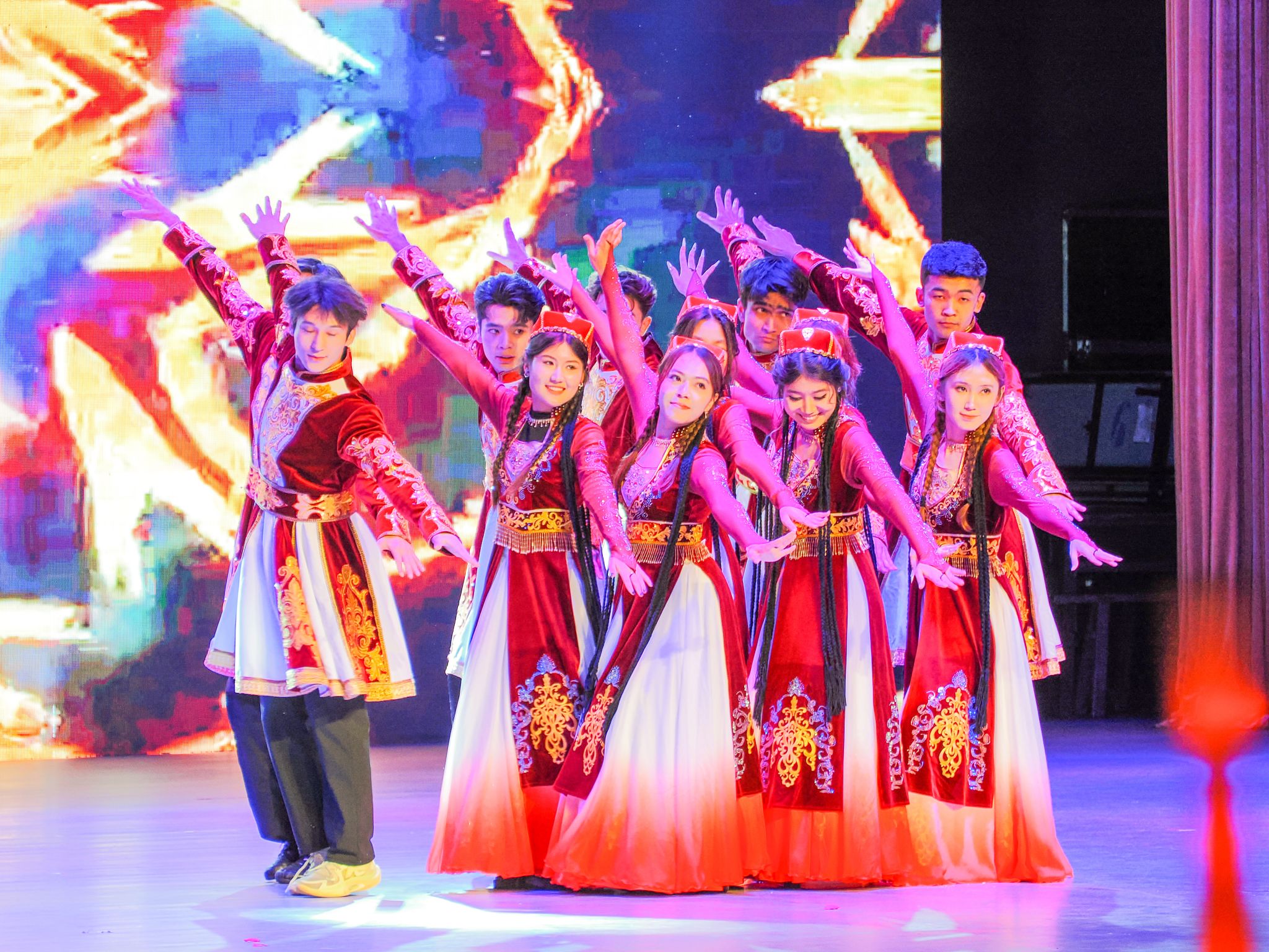 地大2026元旦嘉年华：山河启华章 骐骥赴新程