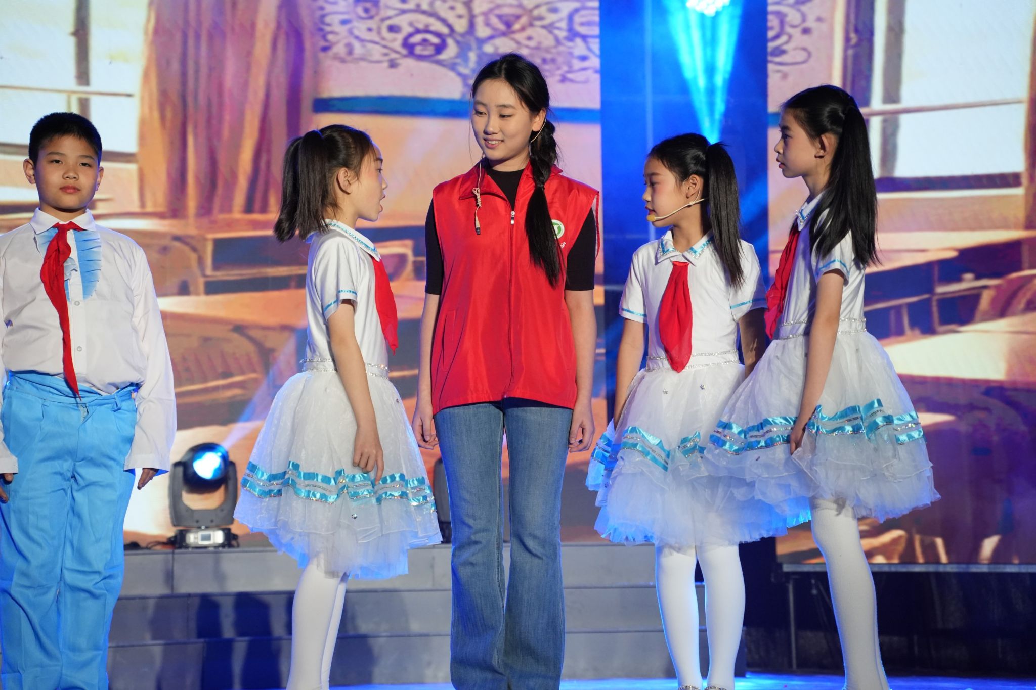 三峡大学举办“拾光·再出发”大思政课暨青春故事会