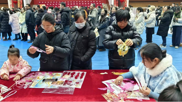 三峡大学2026年教职工迎新春集市活动圆满举行