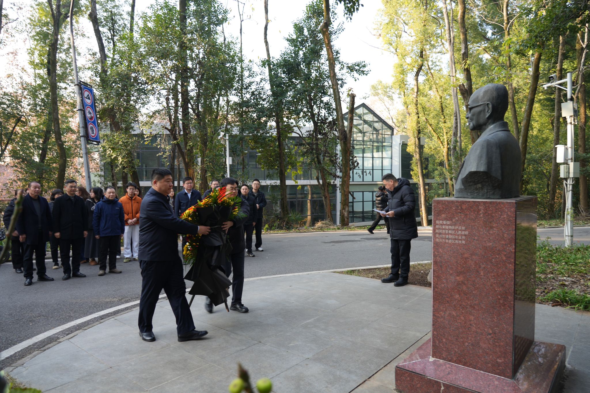 随县人民政府县长姜辛辛一行来校推进战略合作对接