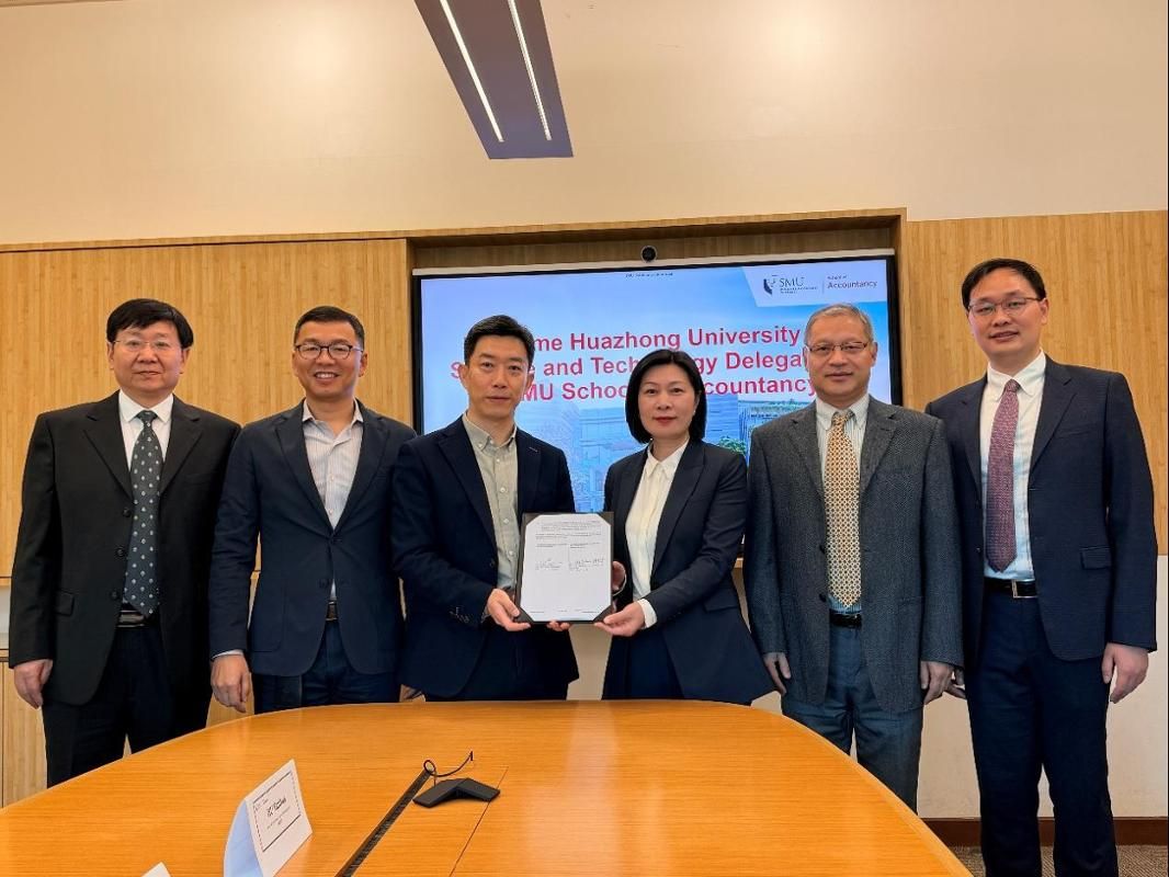 管理学院前往海外广纳英才