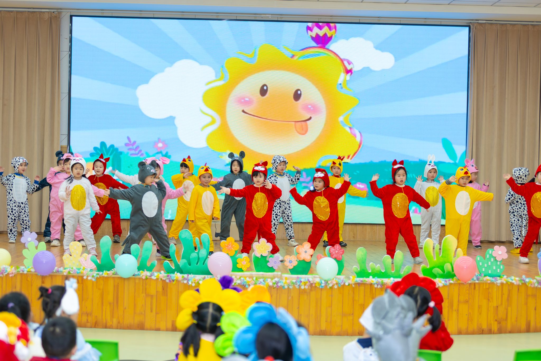 萌娃剧场演绎童趣，童梦舞台助力成长——幼儿园“童梦故事会”活动圆满落幕