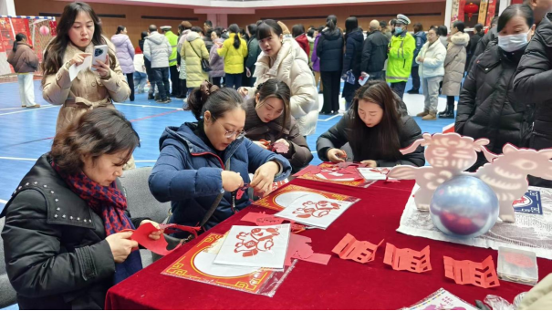 三峡大学2026年教职工迎新春集市活动圆满举行