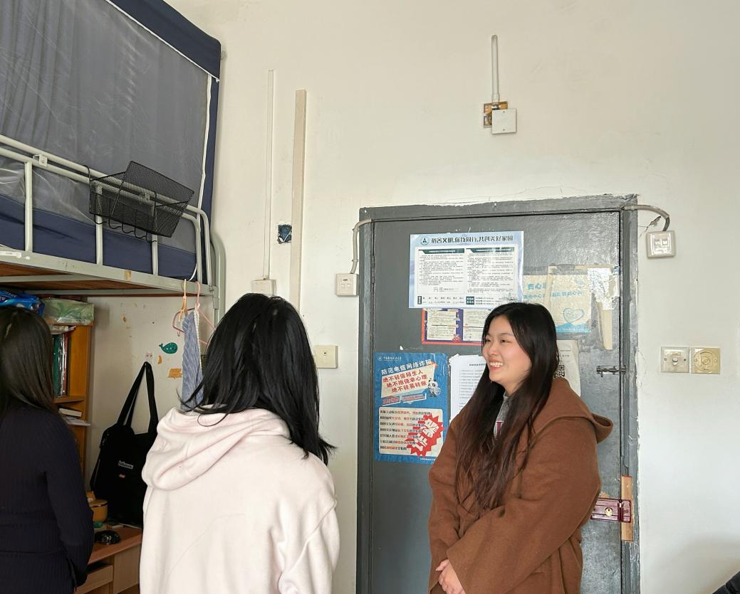 信息工程学院开展期末进宿舍检查与教育工作